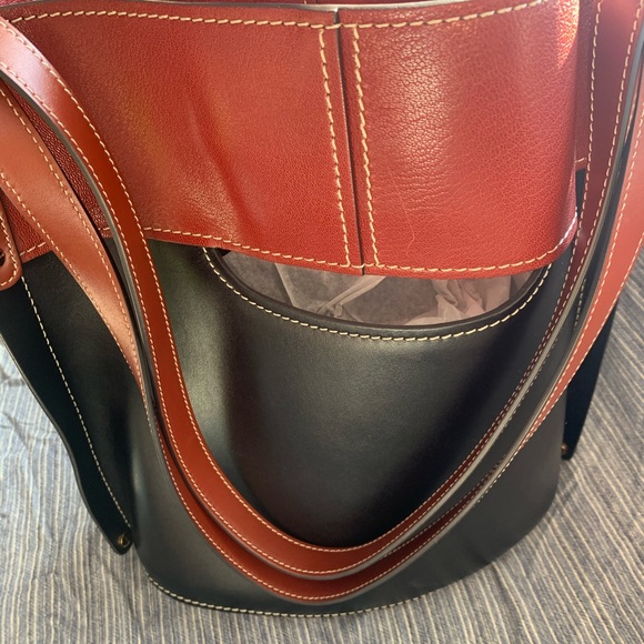 Pristine Chloe Abby tote. Sold-out style. - Picture 5 of 8